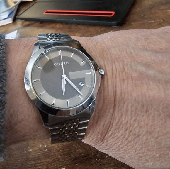 Gucci mens 126.4 quartz watch - Picture 10 of 10